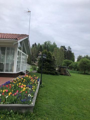 Wonderful Cottage By The Lake Hautjarvi Экстерьер фото
